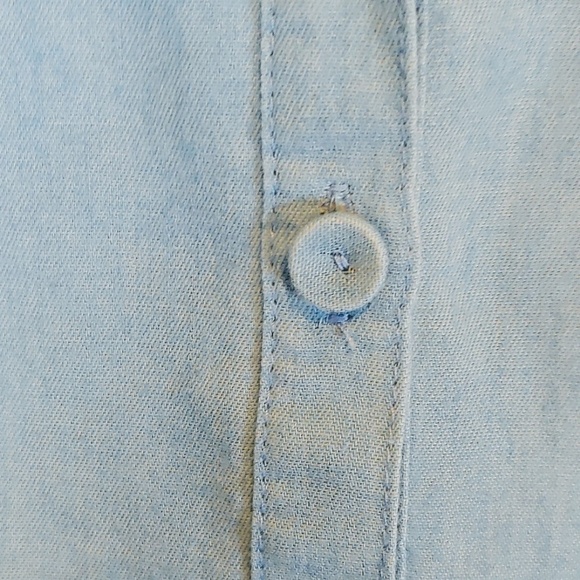Mustard Seed | Chico Chambray Button-Down Top | S - Picture 4 of 8